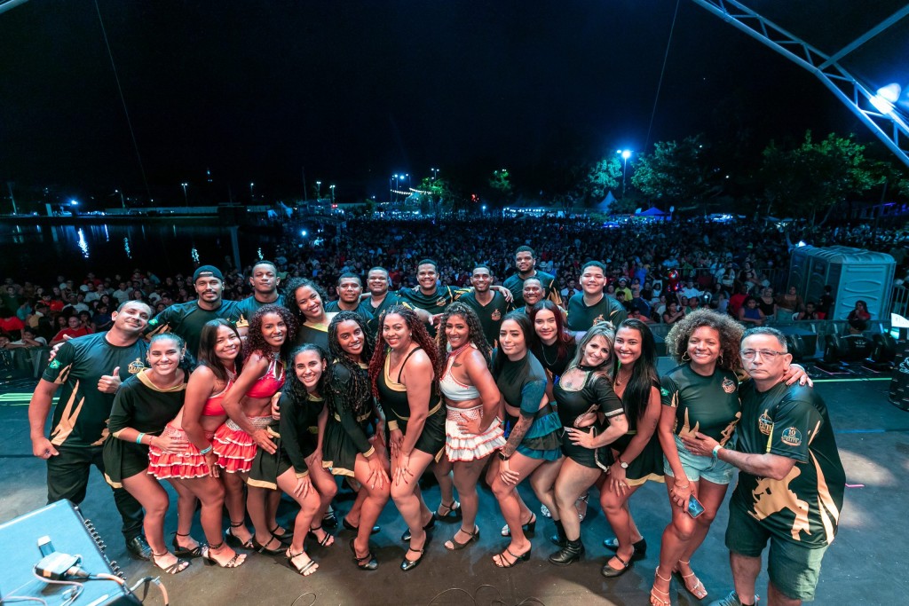 Lambadão em Cena: Grupo de Dança Encanta Cuiabá com 30 Dançarinos Lambadão em Cena: Grupo de Dança Encanta Cuiabá com 30 Dançarinos