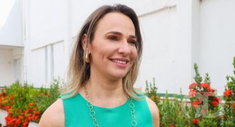 Nova Secretária de Saúde de Cuiabá: Enfermagem e Experiência no SUS Nova Secretária de Saúde de Cuiabá: Enfermagem e Experiência no SUS