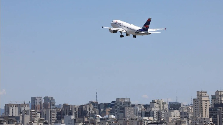 Oportunidade Imperdível: Programa Gratuito Forma Pilotos em Cuiabá e Várzea Grande Oportunidade Imperdível: Programa Gratuito Forma Pilotos em Cuiabá e Várzea Grande