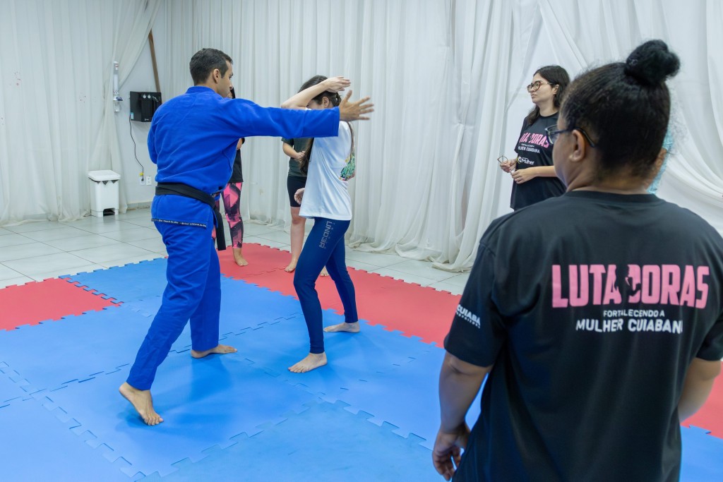 Projeto Lutadoras: Mulheres de Cuiabá Iniciam Aulas de Defesa Pessoal e Fortalecimento Projeto Lutadoras: Mulheres de Cuiabá Iniciam Aulas de Defesa Pessoal e Fortalecimento