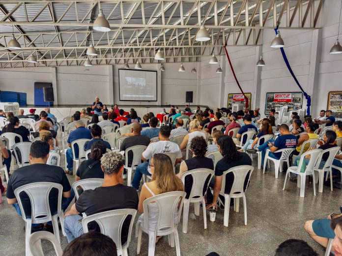 Técnicos Administrativos da UFMT Realizam Paralisação e Proclamam Possível Greve Técnicos Administrativos da UFMT Realizam Paralisação e Proclamam Possível Greve