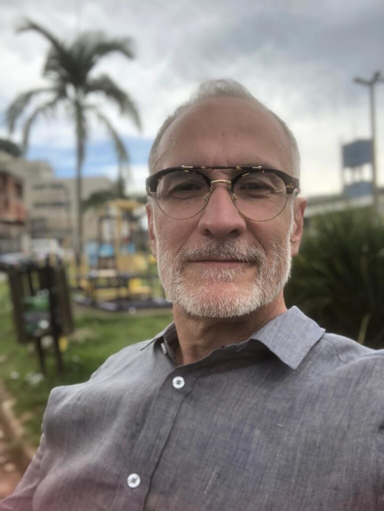 Dr. Flavio Amorim Assume Secretaria de Saúde com Foco na Eficiência e Redução de Filas Dr. Flavio Amorim Assume Secretaria de Saúde com Foco na Eficiência e Redução de Filas