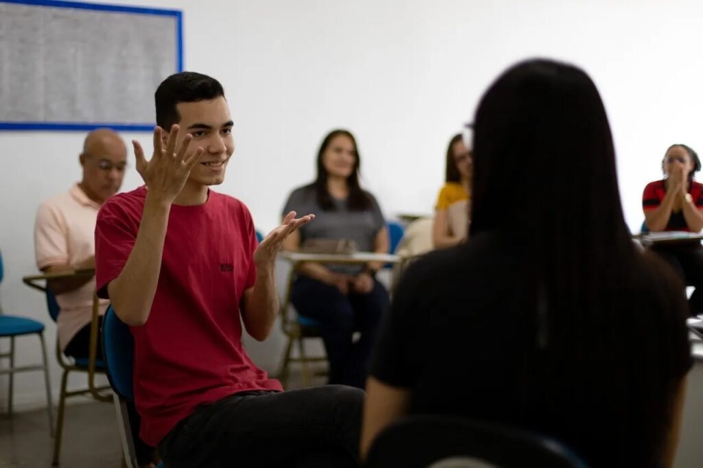 Experiência Imersiva na Cultura Surda em Volta Redonda: Participe no Dia 8!