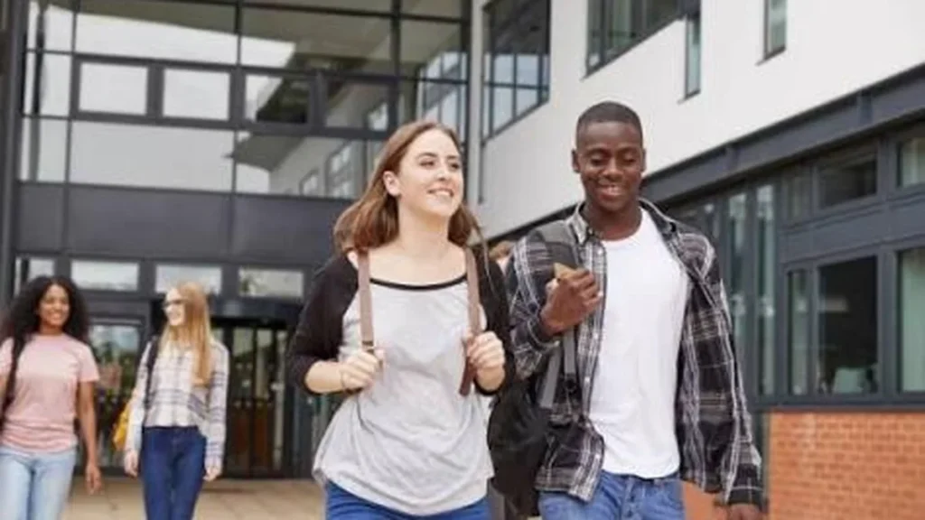 Cursos rápidos ampliam oportunidades de emprego e renda em Várzea Grande Cursos rápidos ampliam oportunidades de emprego e renda em Várzea Grande