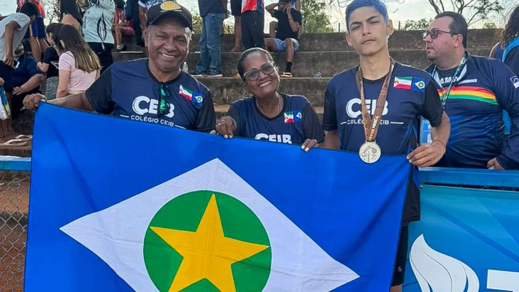 Atleta de Várzea Grande conquista prata no salto em distância nos Jogos Escolares Brasileiros Atleta de Várzea Grande conquista prata no salto em distância nos Jogos Escolares Brasileiros