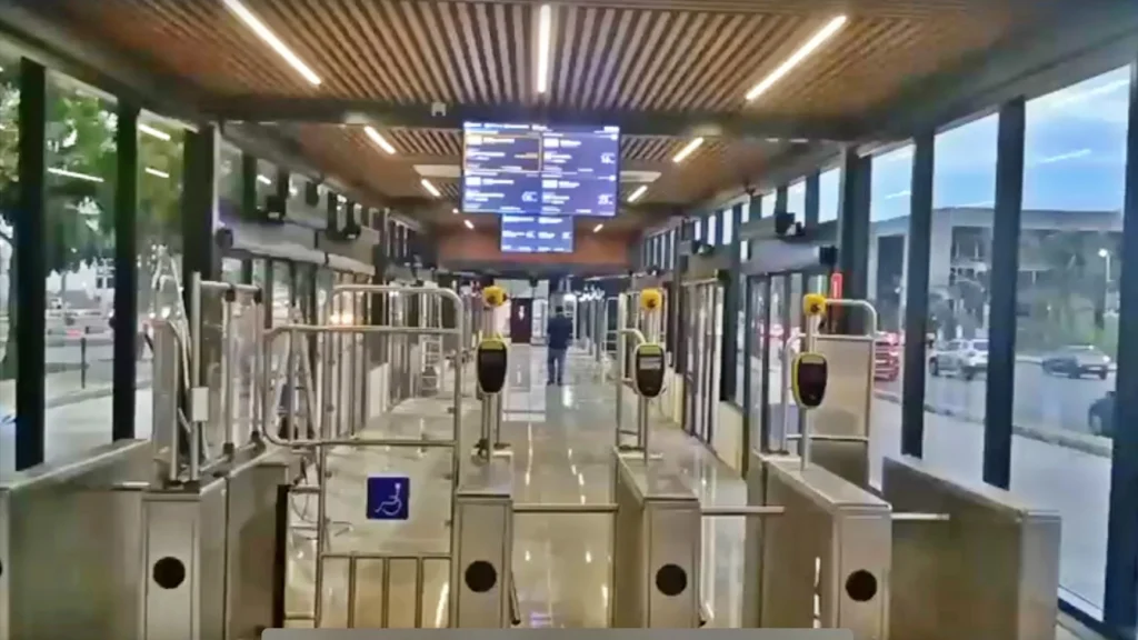 Conheça a Tecnologia e Estrutura da Estação Centro Político do BRT em Cuiabá