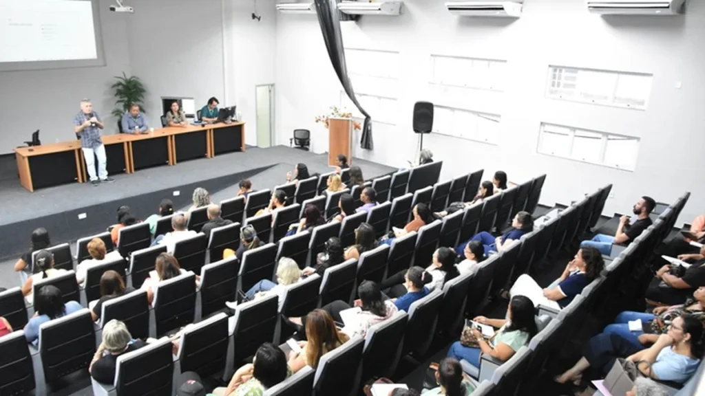 Capacitação em Cuiabá aprimora prestação de contas em escolas municipais