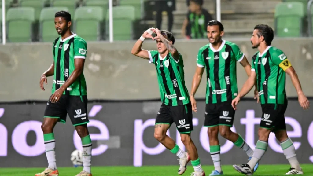 Cuiabá sofre derrota inesperada para América-MG e vê acesso se afastar na Série B Cuiabá sofre derrota inesperada para América-MG e vê acesso se afastar na Série B