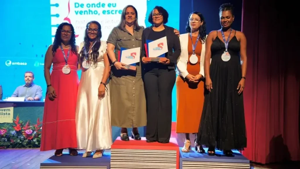 Estudante da EJA de Lauro de Freitas conquista 2º lugar no Concurso Jovem Jornalista Estudante da EJA de Lauro de Freitas conquista 2º lugar no Concurso Jovem Jornalista