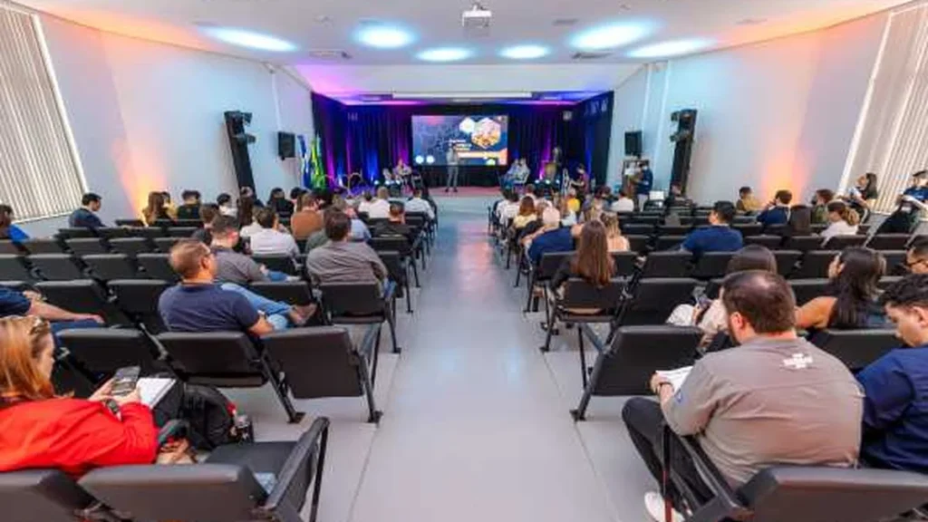 Lucas do Rio Verde lidera debate regional sobre futuro das cidades inteligentes Lucas do Rio Verde lidera debate regional sobre futuro das cidades inteligentes