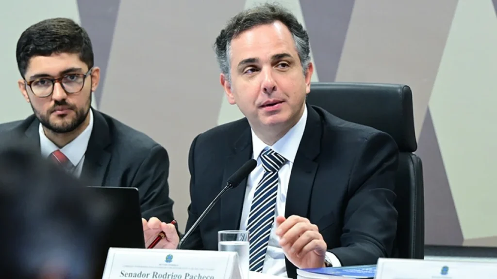 Senado aprofunda restrição a cursos EaD em saúde e educação física