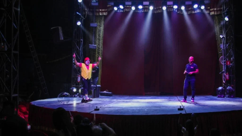Várzea Grande celebra o mês do idoso com noite cultural no circo