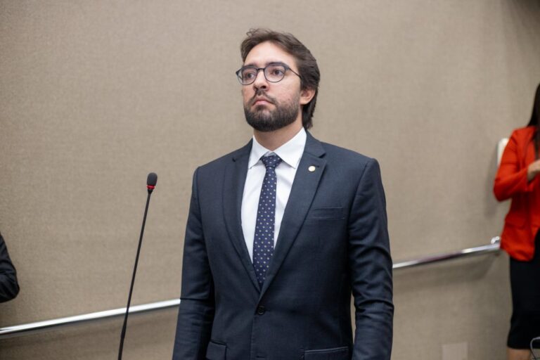 Reconhecimento do Voluntariado na Saúde: Iniciativa de Thiago Abrahim Busca Valorização Profissional Imagem do artigo