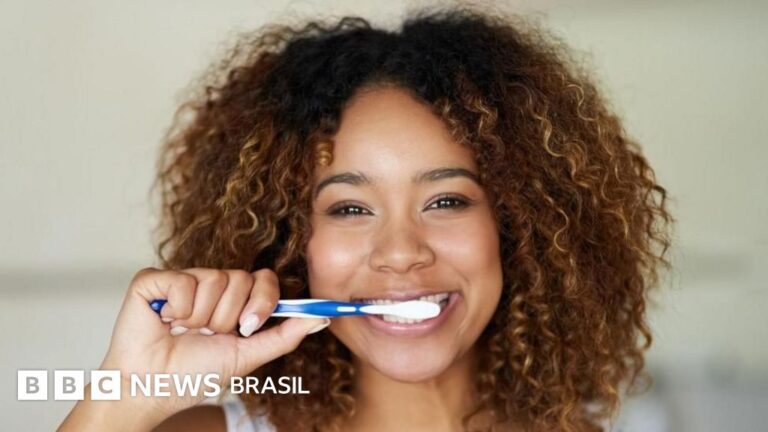 Saúde Bucal: 4 Dicas Essenciais para Manter um Sorriso Saudável Imagem do artigo