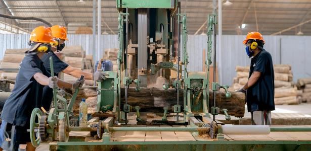 Atividade Econômica Enfrenta Queda em 3 das 5 Regiões do Brasil em Outubro, Revela BC Atividade Econômica Enfrenta Queda em 3 das 5 Regiões do Brasil em Outubro, Revela BC