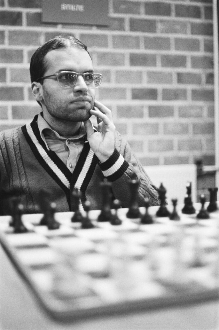 Franklin Olivé Leite: Um Marco na História da Psiquiatria no Sul do Brasil Franklin Olivé Leite: Um Marco na História da Psiquiatria no Sul do Brasil