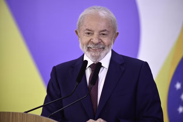 Pronunciamento de Natal de Lula: Conquistas e Mensagens de Esperança Pronunciamento de Natal de Lula: Conquistas e Mensagens de Esperança