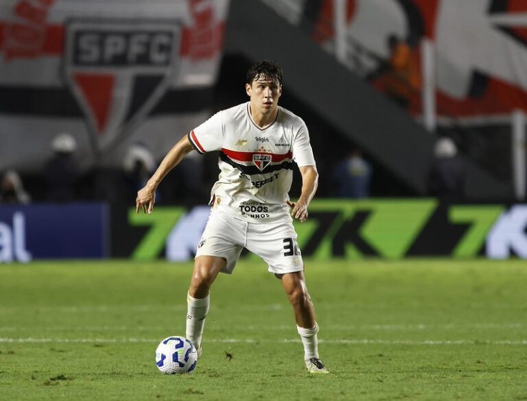 Trocas Entre Botafogo e São Paulo Fracassam, Mas Ferraresi Pode Pintar no Alvinegro Trocas Entre Botafogo e São Paulo Fracassam, Mas Ferraresi Pode Pintar no Alvinegro