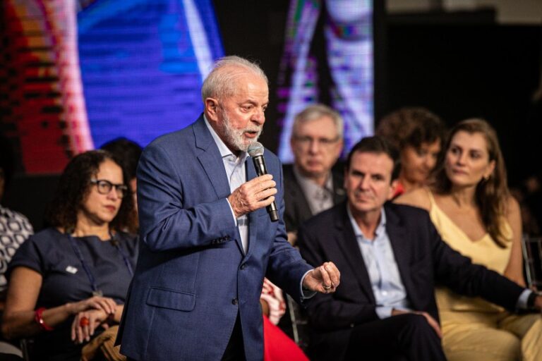 Alinhamento Político: Como Eduardo Paes Mudou Sua Relação com o PT Alinhamento Político: Como Eduardo Paes Mudou Sua Relação com o PT