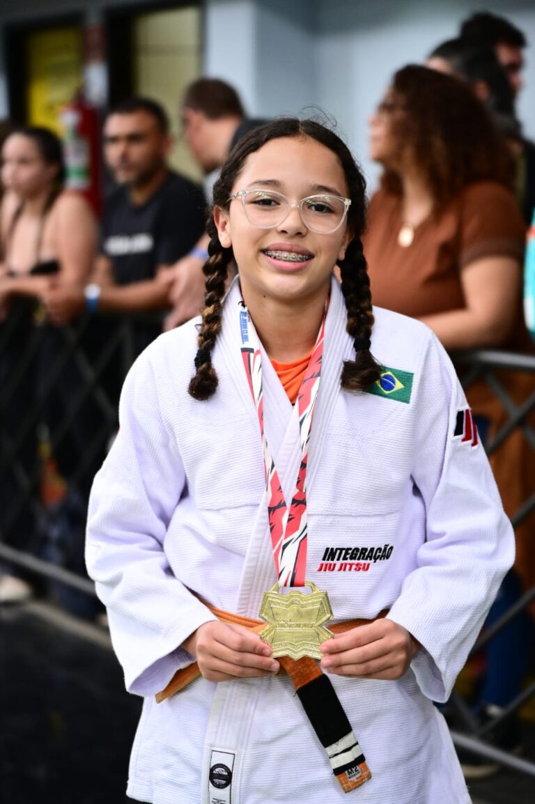 Anna Franzolin Brilha no Rio de Janeiro: Competição de Jiu-Jitsu Anna Franzolin Brilha no Rio de Janeiro: Competição de Jiu-Jitsu