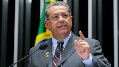 Bancada Federal de MT Conta com 277 Assessores e Salários de Até R$ 34 Mil Bancada Federal de MT Conta com 277 Assessores e Salários de Até R$ 34 Mil