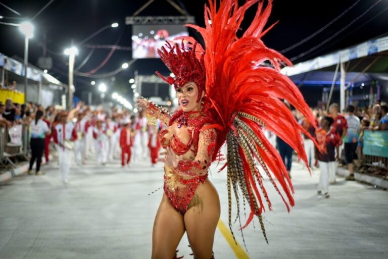 Carnaval 2026: Ingressos para o Desfile em Rio Claro Já Estão à Venda; Confira os Valores Carnaval 2026: Ingressos para o Desfile em Rio Claro Já Estão à Venda; Confira os Valores