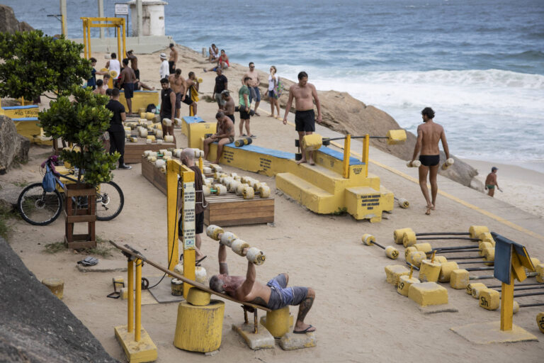 Crescimento do Turismo Argentino: Crise na Argentina Leva Brasileiros a Praia