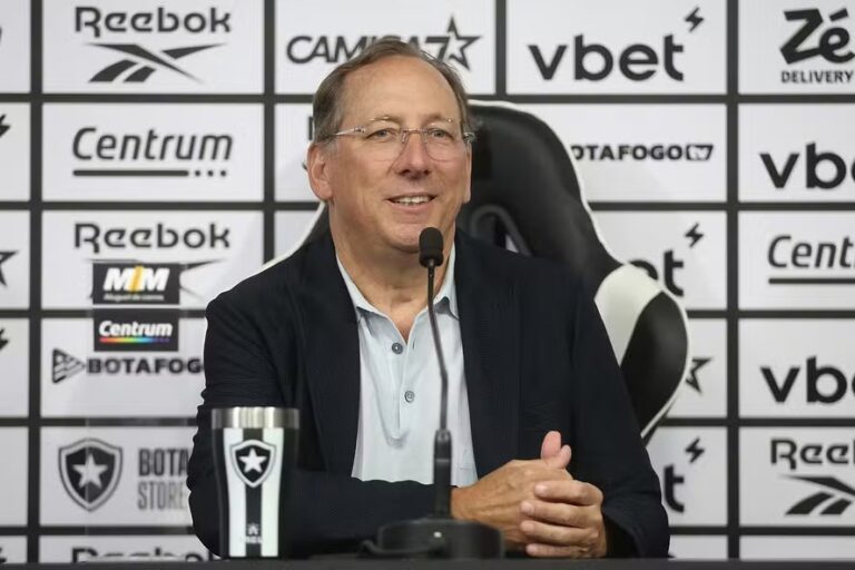 Crise no Molenbeek: Clube de John Textor enfrenta dificuldades financeiras graves