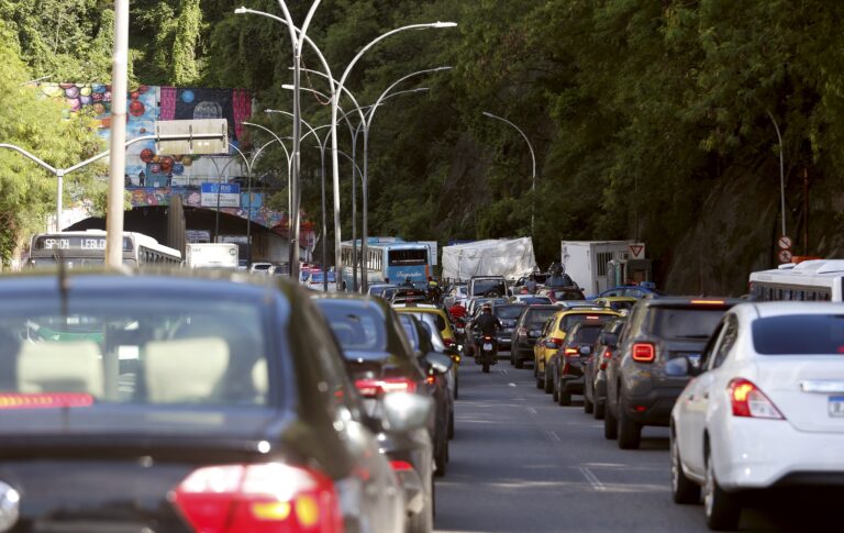 Evite Golpes no Pagamento do IPVA: 10 Dicas de Segurança Evite Golpes no Pagamento do IPVA: 10 Dicas de Segurança