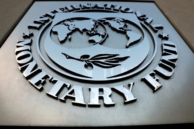 FMI Aumenta Previsão para Crescimento Global em 2026, Mas Reduz Expectativa para o Brasil FMI Aumenta Previsão para Crescimento Global em 2026, Mas Reduz Expectativa para o Brasil