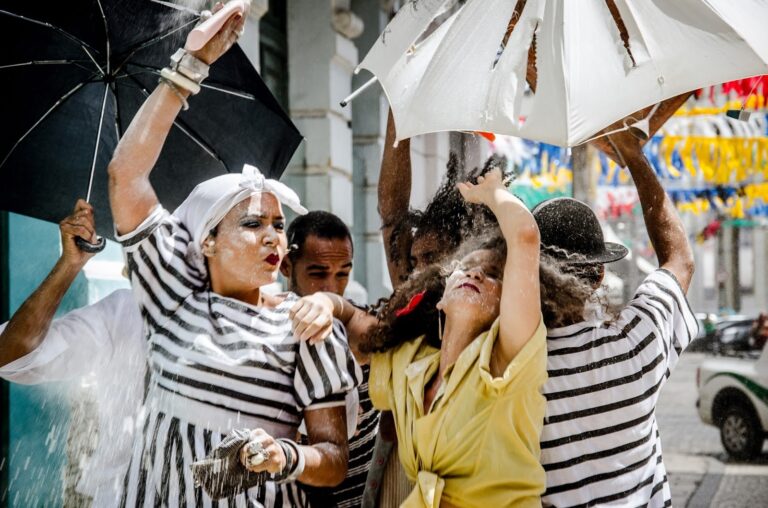 Guerreiros do Passo: Frevo e Cultura Pernambucana em Destaque no Rio de Janeiro Guerreiros do Passo: Frevo e Cultura Pernambucana em Destaque no Rio de Janeiro