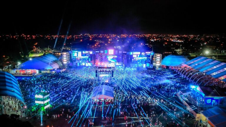Planeta Atlântida: Três Décadas de Música e Impacto Econômico no Verão do Rio Grande do Sul Planeta Atlântida: Três Décadas de Música e Impacto Econômico no Verão do Rio Grande do Sul