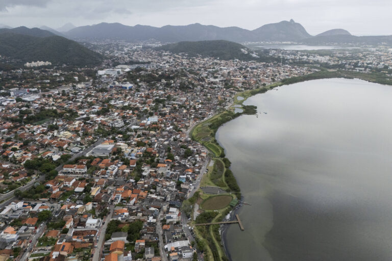 Recordes do Pré-sal Aumentam Concentração de Renda do Petróleo no Brasil Recordes do Pré-sal Aumentam Concentração de Renda do Petróleo no Brasil