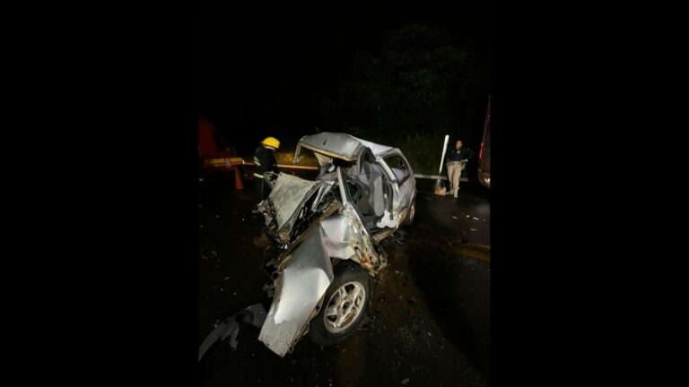 Tragédia na Estrada: Acidente de ônibus argentino resulta em um morto e 13 feridos no RS Tragédia na Estrada: Acidente de ônibus argentino resulta em um morto e 13 feridos no RS