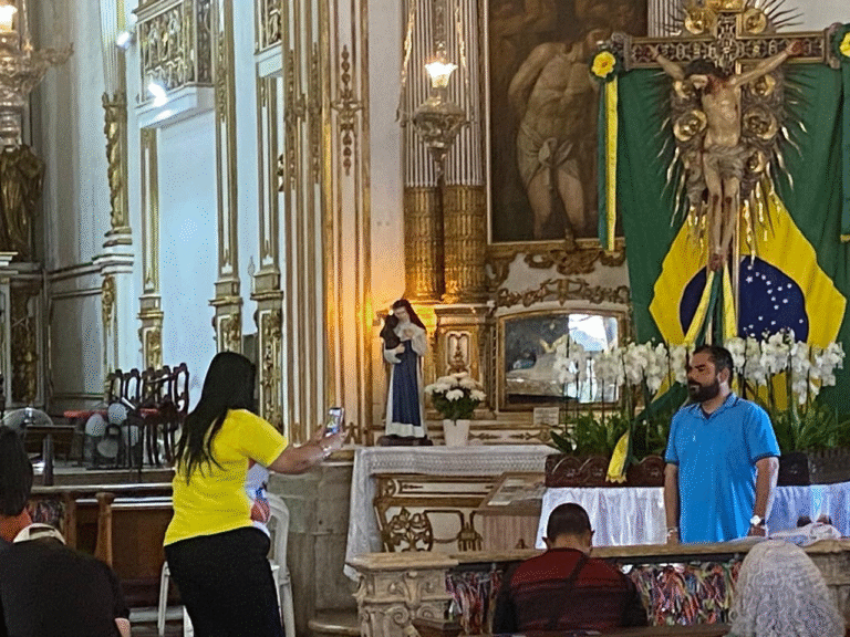 Turismo Religioso: O Impulso Econômico do Ciclo Natalino Turismo Religioso: O Impulso Econômico do Ciclo Natalino