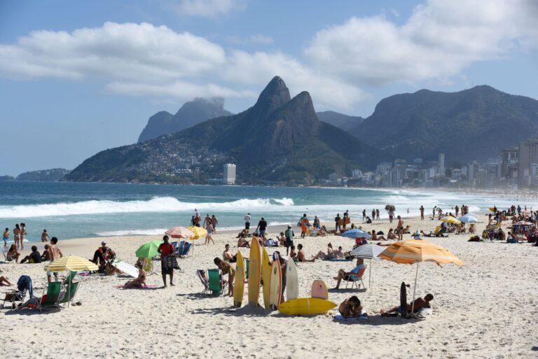 Verão de 2026: R$ 12,8 bilhões em movimentação na economia carioca Verão de 2026: R$ 12,8 bilhões em movimentação na economia carioca