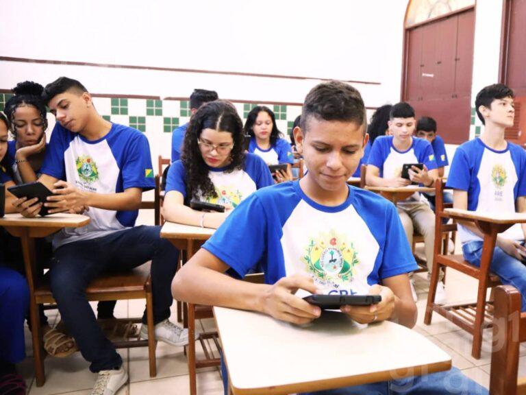 Acre apresenta apenas 52,5% de escolas com internet e continua a ter o pior índice do Brasil Acre apresenta apenas 52,5% de escolas com internet e continua a ter o pior índice do Brasil