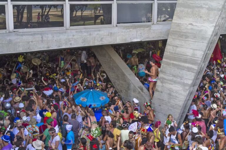 Boi Tolo: O Bloco Carioca que Conquistou o Mundo em 2024