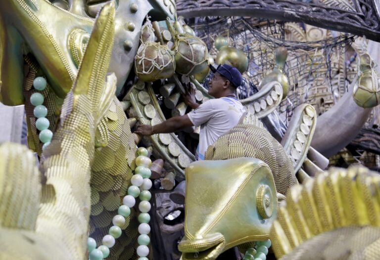Carnaval 2026: Segredos e Contrastes nos Bastidores dos Desfiles na Sapucaí