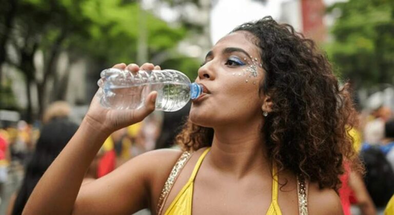 Carnaval com saúde: 5 dicas essenciais para aproveitar a folia com segurança Carnaval com saúde: 5 dicas essenciais para aproveitar a folia com segurança