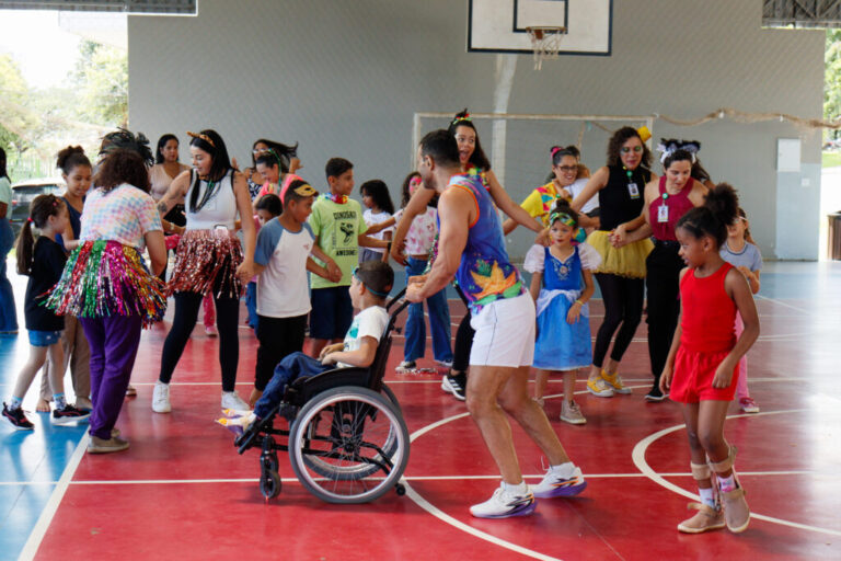 Carnaval no Crer: Alegria e Conscientização em Tempos de Folia