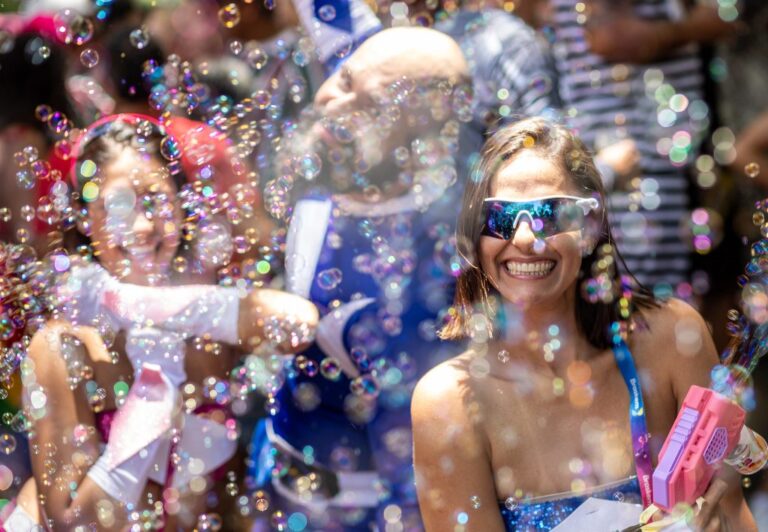 Carnaval: R$ 511 Milhões Impulsionam Economia do Grande Rio Carnaval: R$ 511 Milhões Impulsionam Economia do Grande Rio