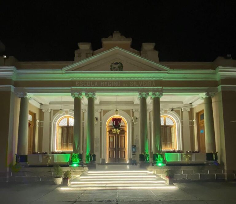 Colégio Estadual Higino da Silveira: 100 Anos de Compromisso com a Educação em Teresópolis Colégio Estadual Higino da Silveira: 100 Anos de Compromisso com a Educação em Teresópolis