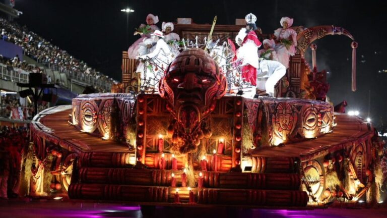 Desfile das Escolas de Samba 2026: Como Assistir e Ordem do 3º Dia Desfile das Escolas de Samba 2026: Como Assistir e Ordem do 3º Dia