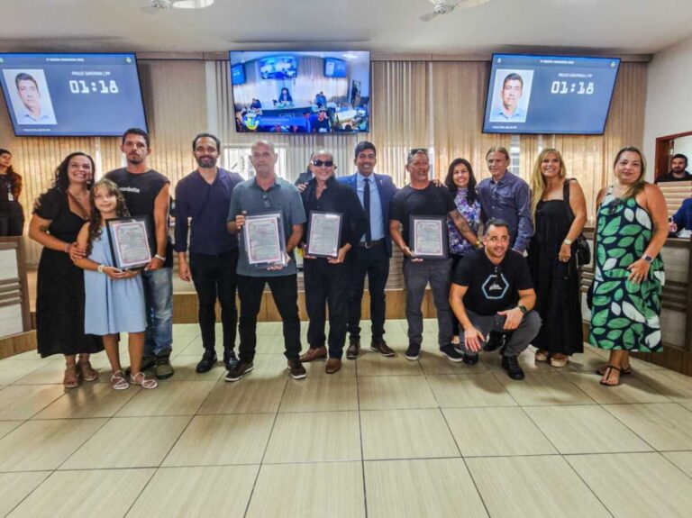 Homenagem a Artistas Aldeenses Destaca Contribuições Culturais na Câmara Municipal Homenagem a Artistas Aldeenses Destaca Contribuições Culturais na Câmara Municipal