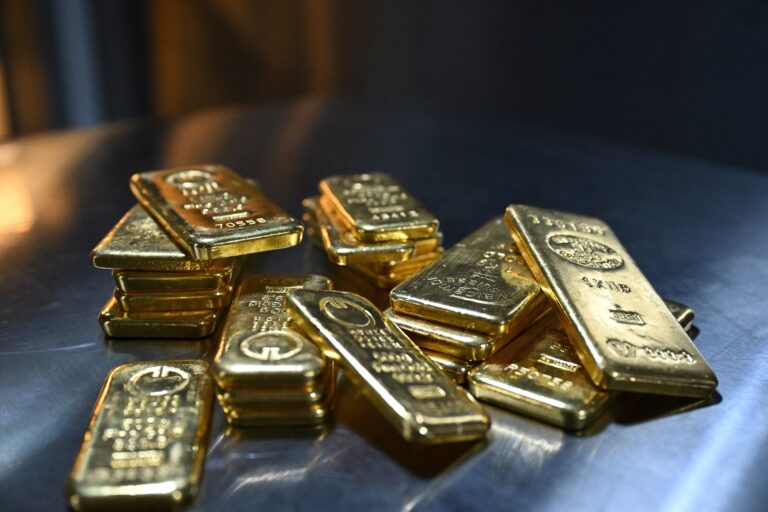 Investir em Ouro: Estratégia Eficaz em Tempos de Incerteza Econômica? Investir em Ouro: Estratégia Eficaz em Tempos de Incerteza Econômica?
