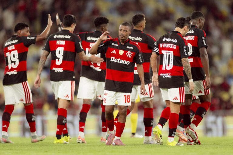 Jogadores do Flamengo fazem autocrítica em busca de recuperação Jogadores do Flamengo fazem autocrítica em busca de recuperação