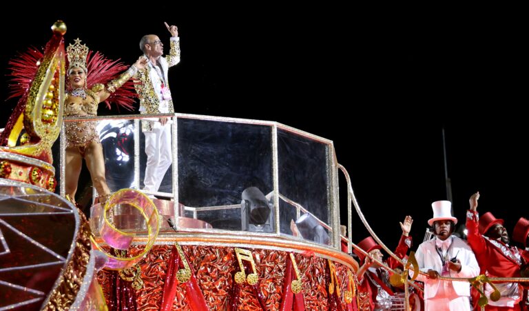 Viradouro é a Segunda Finalista do Estandarte de Ouro 2026: Uma Homenagem ao Mestre Ciça Viradouro é a Segunda Finalista do Estandarte de Ouro 2026: Uma Homenagem ao Mestre Ciça