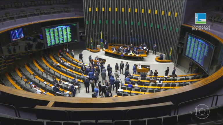 Câmara Aprova PEC da Segurança Pública: Votação e Análise dos Deputados e Partidos Câmara Aprova PEC da Segurança Pública: Votação e Análise dos Deputados e Partidos