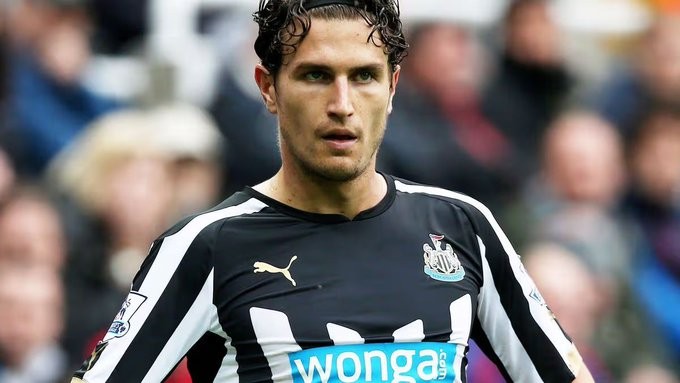 Daryl Janmaat: Ex-jogador da Premier League Revela Luta Contra o Vício em Cocaína Daryl Janmaat: Ex-jogador da Premier League Revela Luta Contra o Vício em Cocaína
